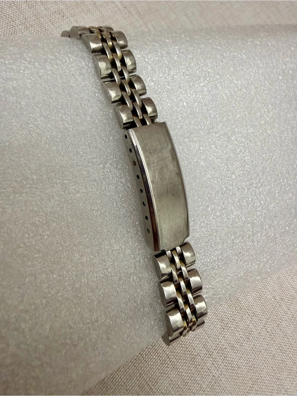 Vintage Timex Quartz Two-Tone Women's Watch - Fluted Bezel Date 377 BA